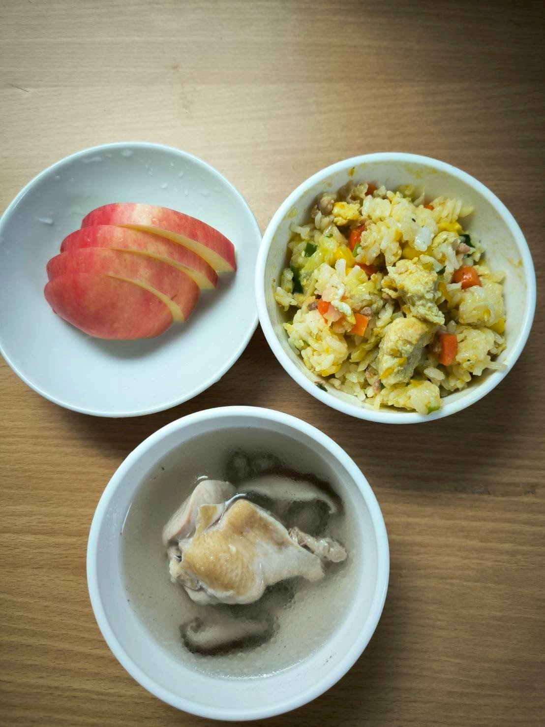 火腿蛋炒飯/香菇雞湯/季節水果