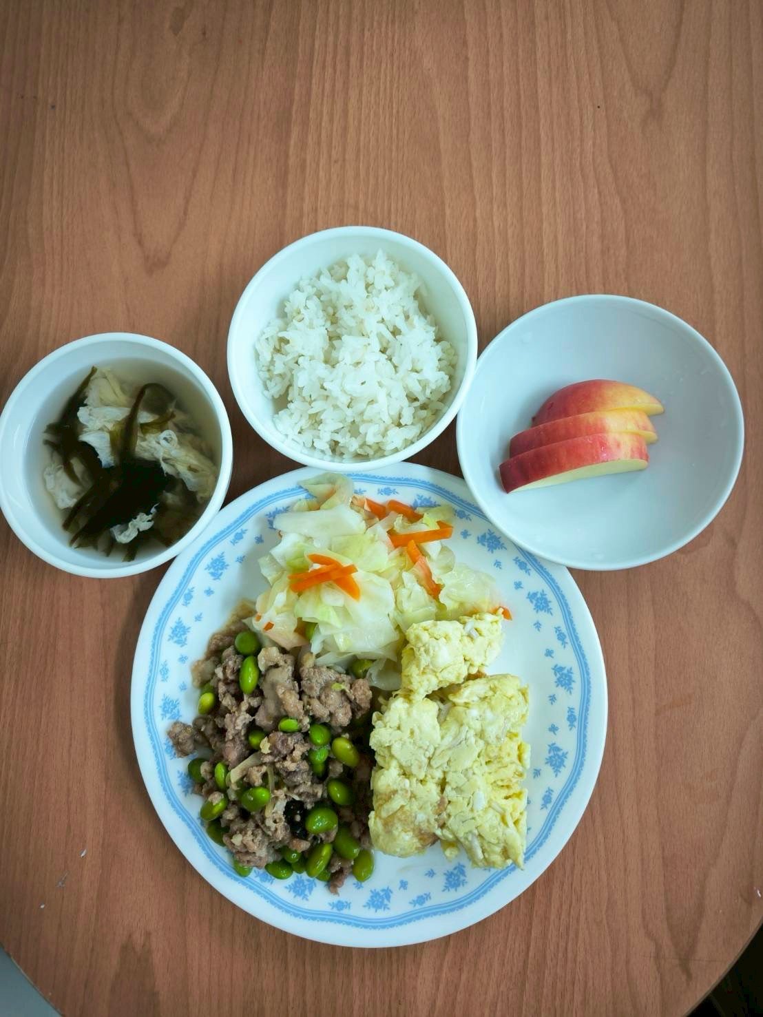 肉末毛豆/金針菇炒蛋/胚芽米飯/時蔬青菜/紫菜蛋花湯/季節水果