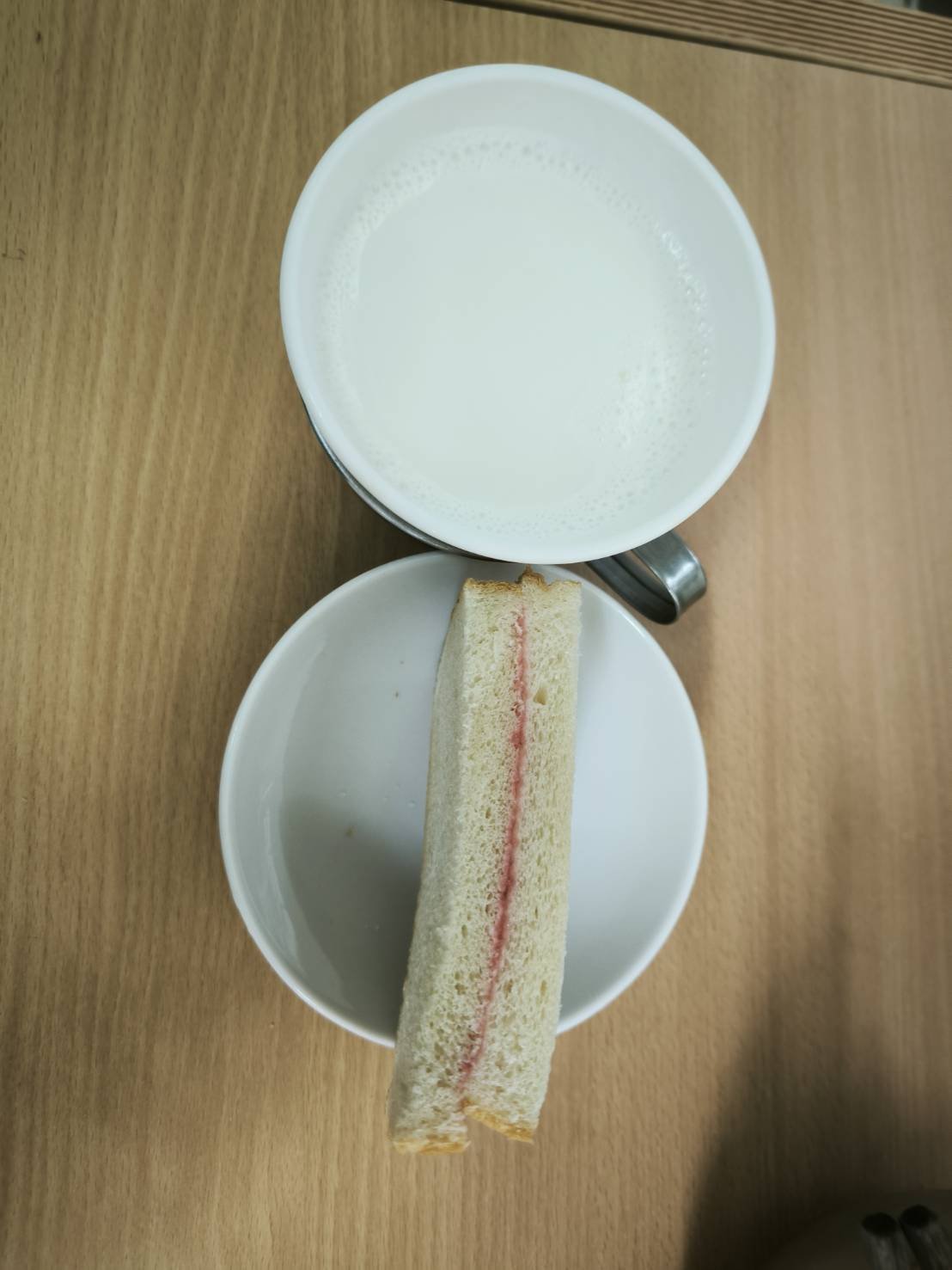 草莓吐司/牛奶