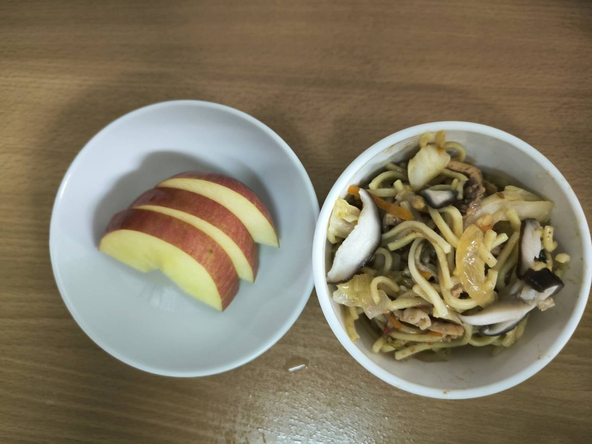 什錦炒麵/冬瓜排骨湯/季節水果