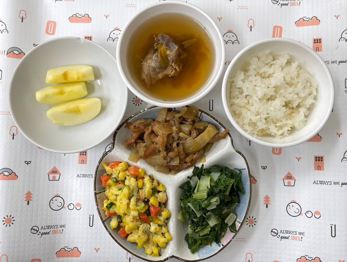 洋蔥肉絲/蔥花蛋/金針排骨湯/胚芽米飯/時蔬青菜/季節水果
